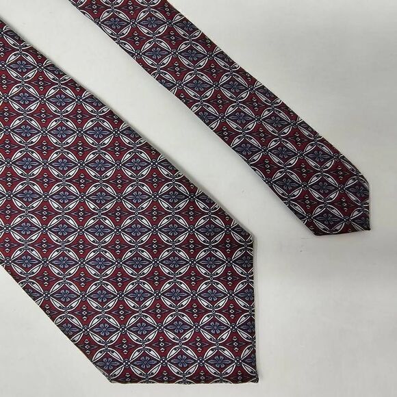 CHRISTIAN DIOR SILK TIE RED GRAY GEOMETRIC BAROQUE FOULARD SMOOTH 3.5" - Picture 1 of 2